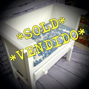 "Chest of Drawers" Seat