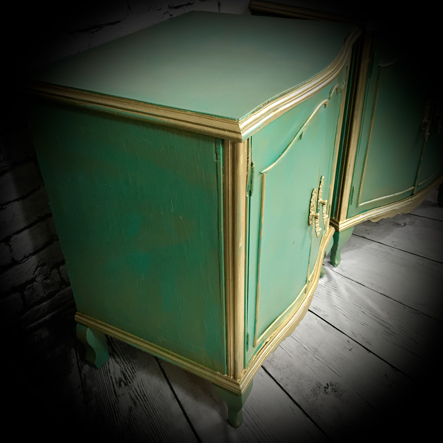 A Pair of Bedside Cabinets - Image 7