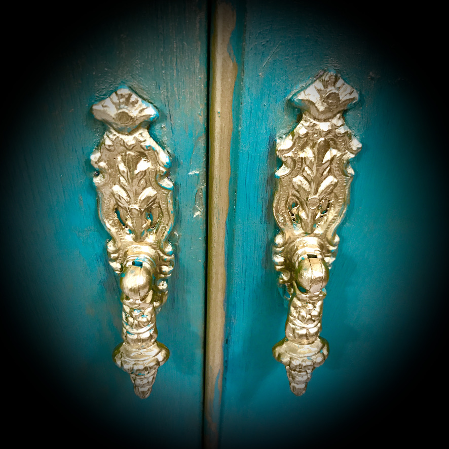 A Pair of Bedside Cabinets - Image 9