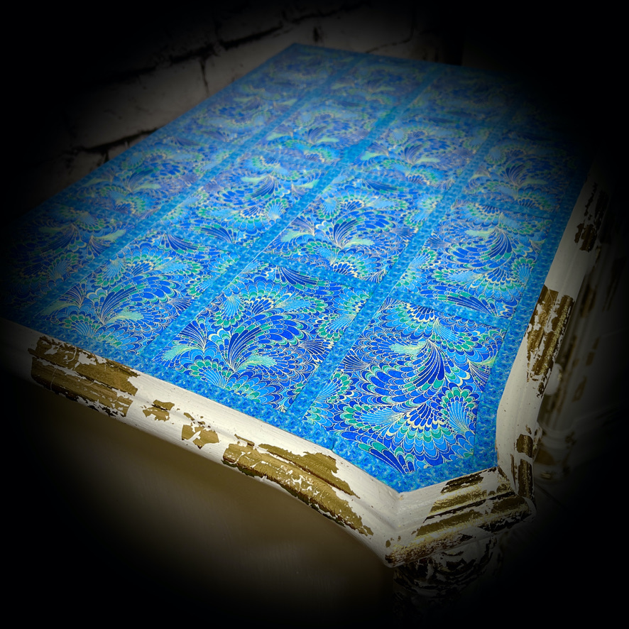 2 White Cabinets with Gold Leaf Decoration - Image 3