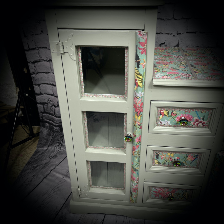 3 Level Cabinet in Grey and Tropical Mandala - Image 8