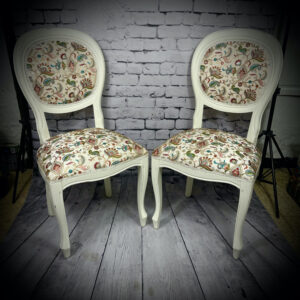 2 "Isabelina" Chairs 250310