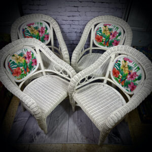 4 white wicker chairs 250310