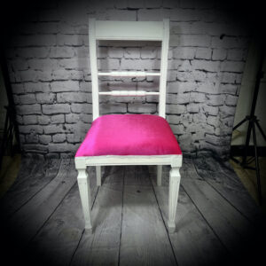 pink and white chair 250310