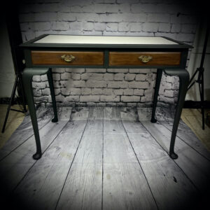 Black desk 250325