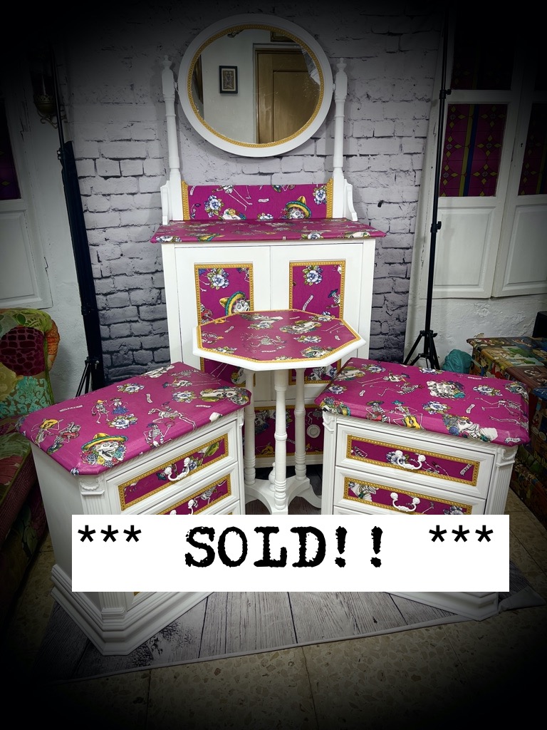 4 Piece "Day of The Dead" Bedroom Set